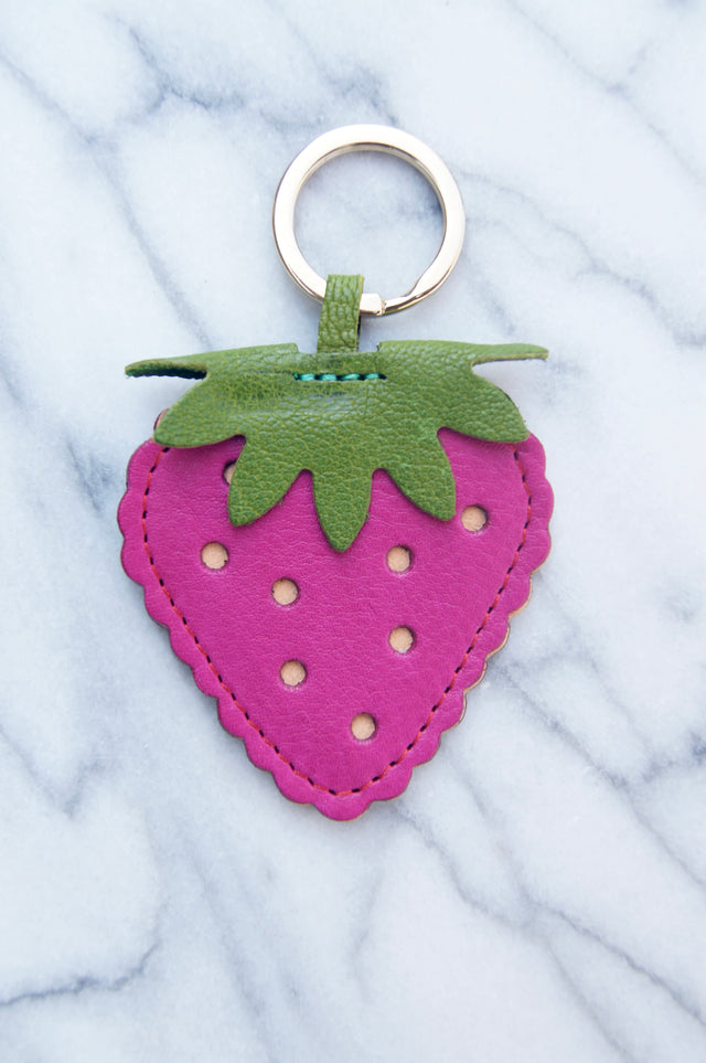 SINGLE STRAWBERRY KEYCHAIN