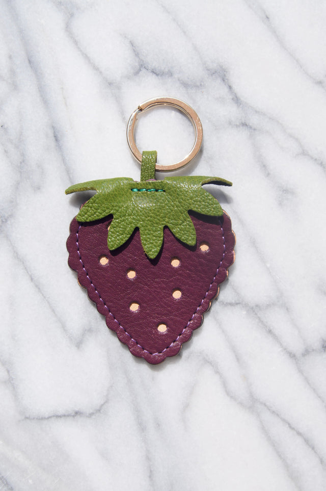 SINGLE STRAWBERRY KEYCHAIN