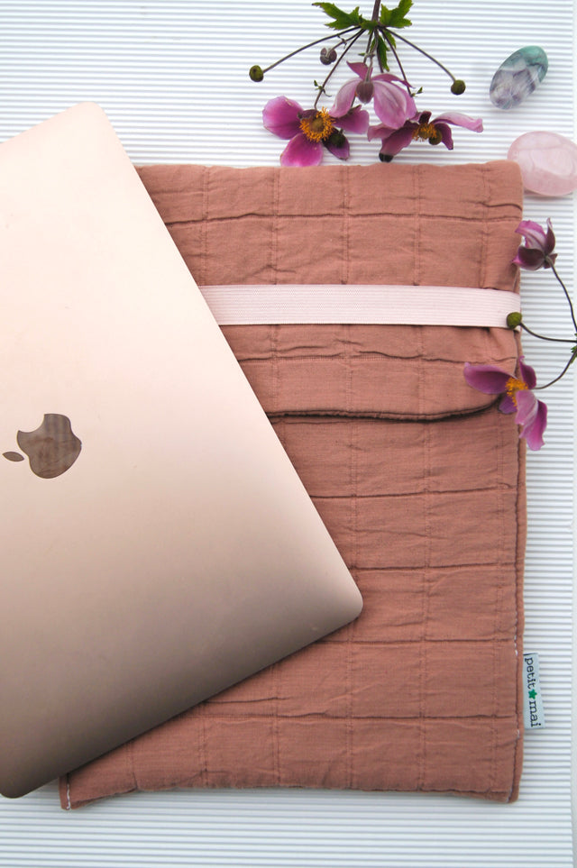 LAPTOP AND TABLET SLEEVE